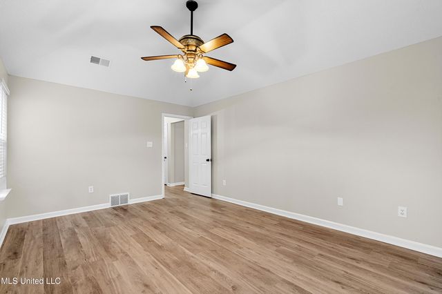 12694 Fox Run Drive, Olive Branch, MS 38654