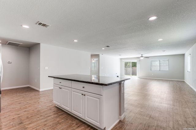 10203 Relic Oaks, San Antonio, TX 78240
