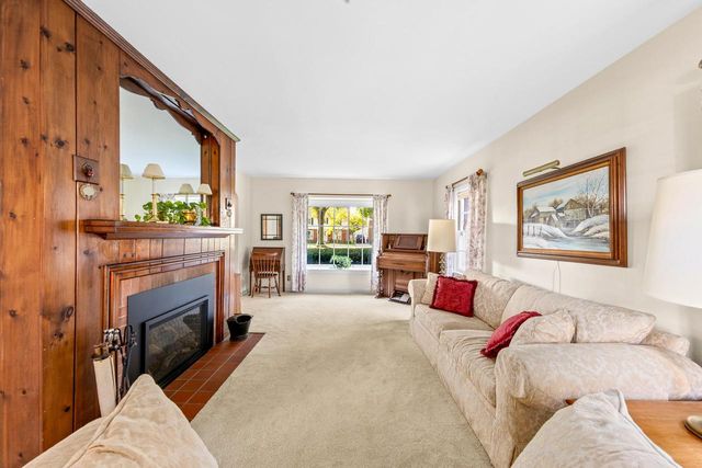 9220 Harding BOULEVARD, Wauwatosa, WI 53226