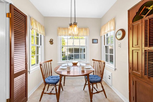 9220 Harding BOULEVARD, Wauwatosa, WI 53226