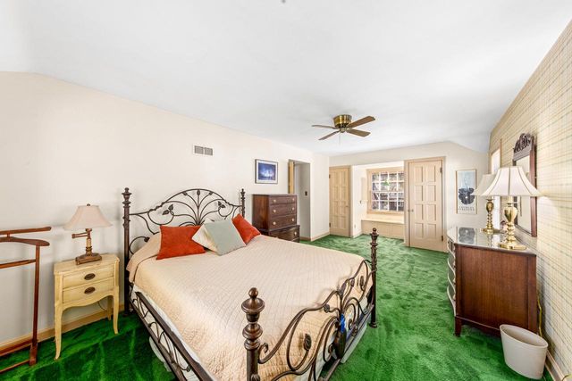 9220 Harding BOULEVARD, Wauwatosa, WI 53226
