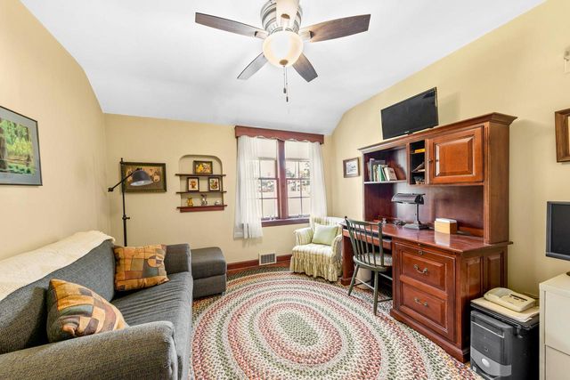 9220 Harding BOULEVARD, Wauwatosa, WI 53226