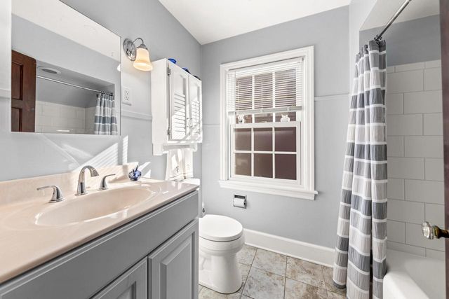 9220 Harding BOULEVARD, Wauwatosa, WI 53226