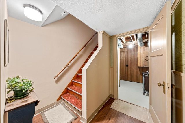 9220 Harding BOULEVARD, Wauwatosa, WI 53226