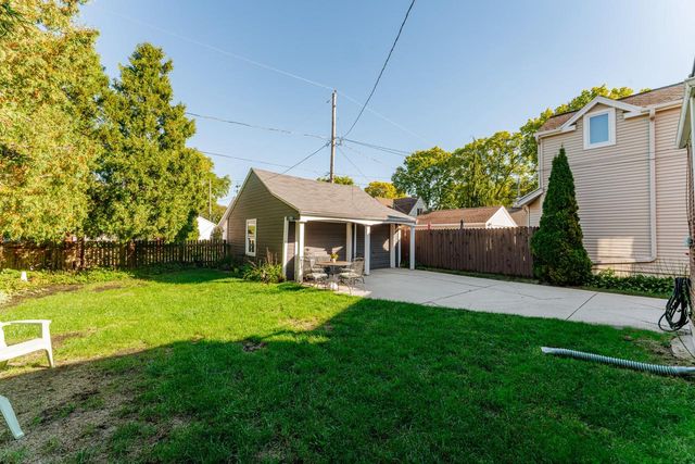 9220 Harding BOULEVARD, Wauwatosa, WI 53226