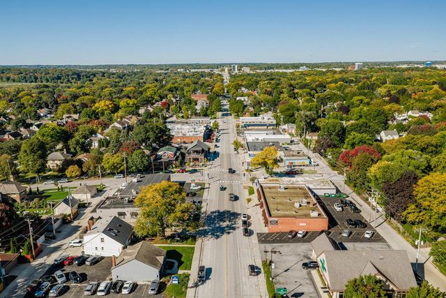 9220 Harding BOULEVARD, Wauwatosa, WI 53226