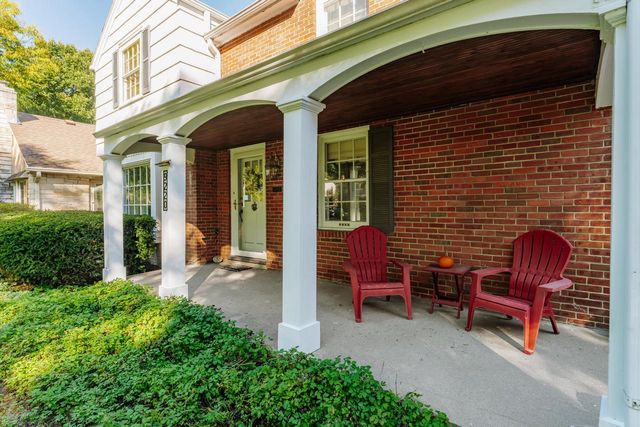 9220 Harding BOULEVARD, Wauwatosa, WI 53226