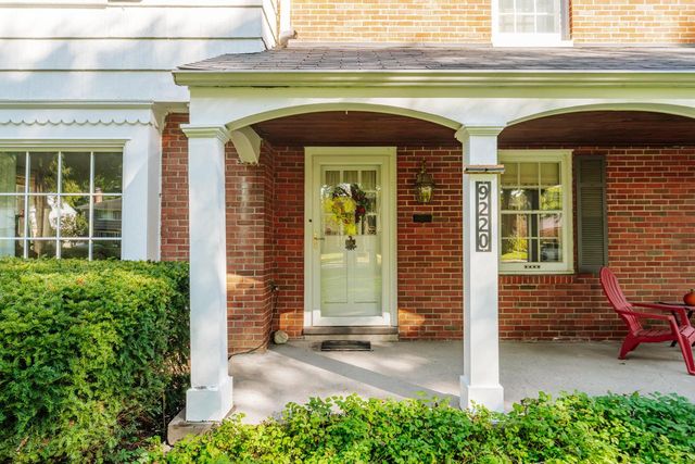 9220 Harding BOULEVARD, Wauwatosa, WI 53226