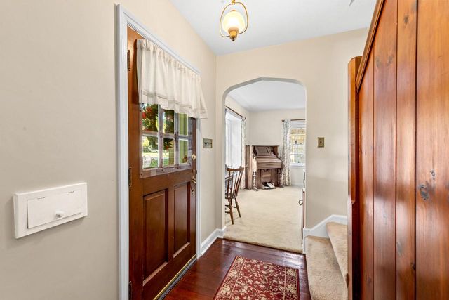 9220 Harding BOULEVARD, Wauwatosa, WI 53226