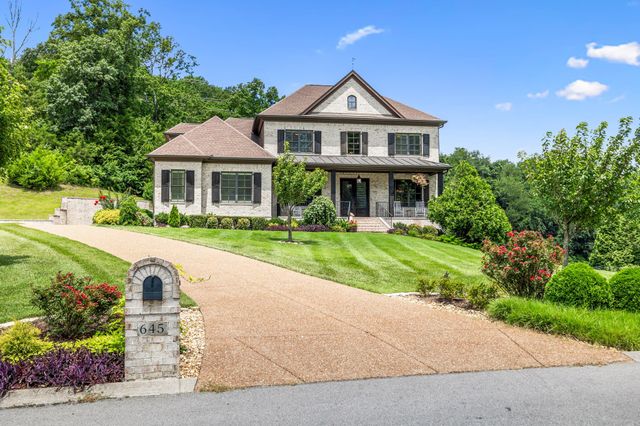 645 Legends Crest Dr, Franklin, TN 37069