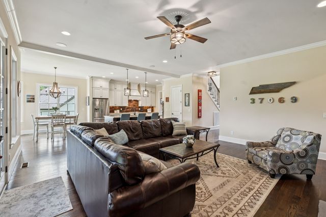 645 Legends Crest Dr, Franklin, TN 37069