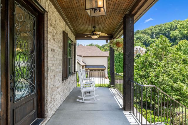 645 Legends Crest Dr, Franklin, TN 37069