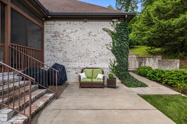 645 Legends Crest Dr, Franklin, TN 37069