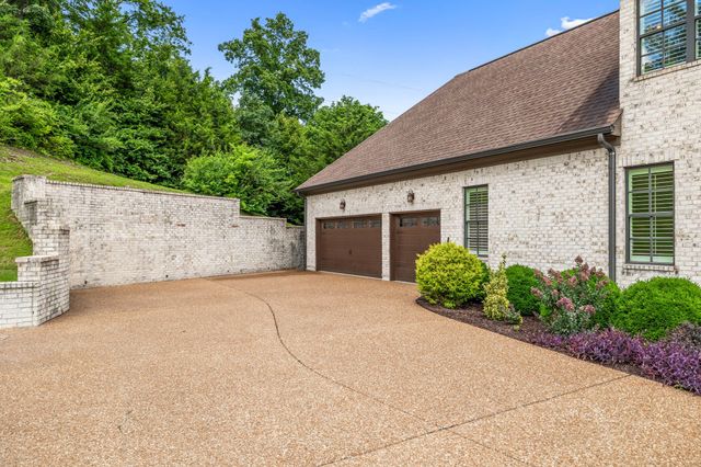 645 Legends Crest Dr, Franklin, TN 37069