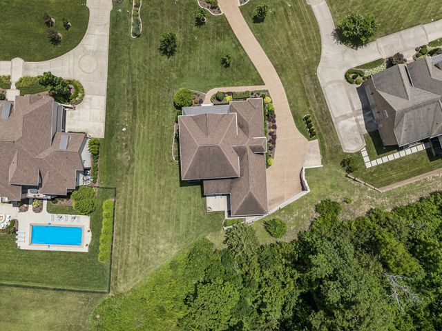 645 Legends Crest Dr, Franklin, TN 37069