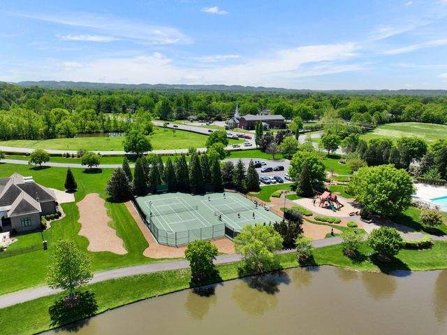 645 Legends Crest Dr, Franklin, TN 37069