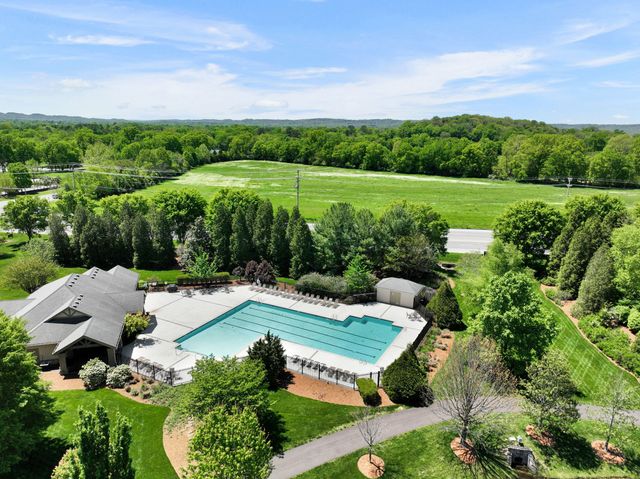 645 Legends Crest Dr, Franklin, TN 37069