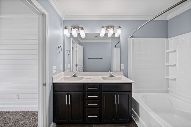 517 Sourwood Dr, Clarksville, TN 37042