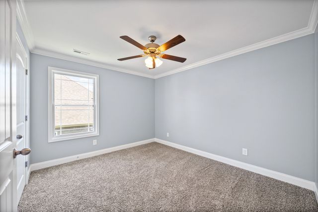 517 Sourwood Dr, Clarksville, TN 37042