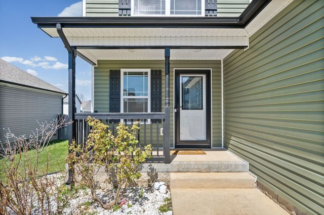 517 Sourwood Dr, Clarksville, TN 37042