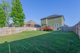 517 Sourwood Dr, Clarksville, TN 37042