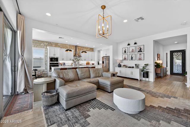 8146 E JUNE Street, Mesa, AZ 85207