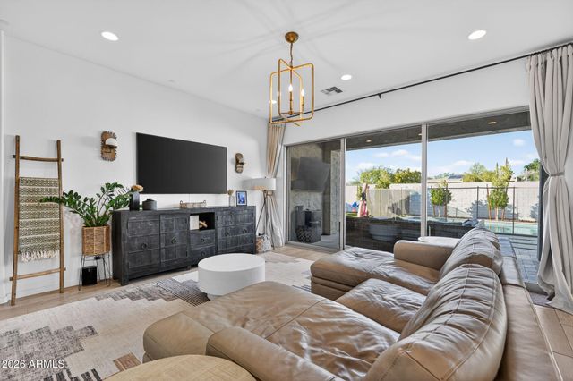 8146 E JUNE Street, Mesa, AZ 85207