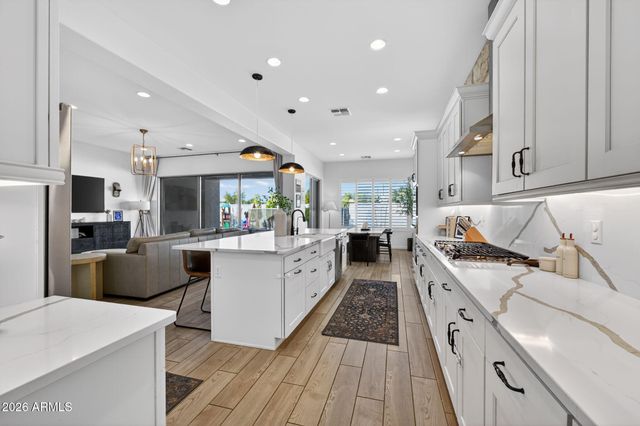 8146 E JUNE Street, Mesa, AZ 85207