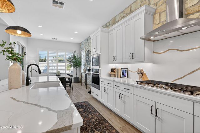 8146 E JUNE Street, Mesa, AZ 85207