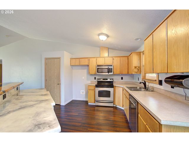 700 Nw 24TH St, Battle Ground, WA 98604