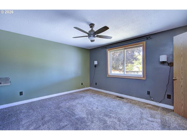 700 Nw 24TH St, Battle Ground, WA 98604