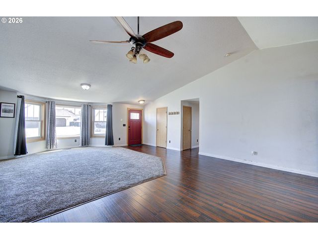 700 Nw 24TH St, Battle Ground, WA 98604