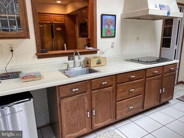 46 HAMILTON LN S, Plainsboro, NJ 08536