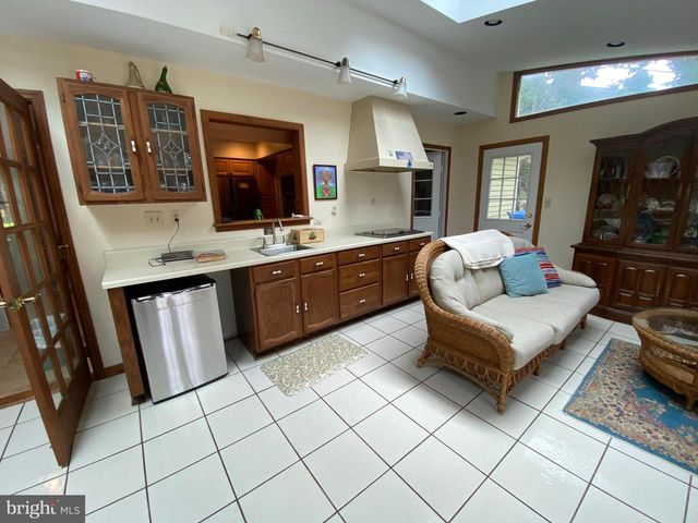 46 HAMILTON LN S, Plainsboro, NJ 08536