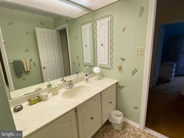 46 HAMILTON LN S, Plainsboro, NJ 08536