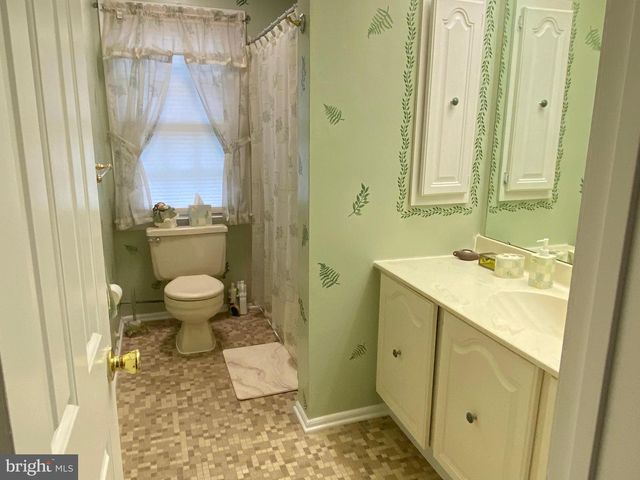 46 HAMILTON LN S, Plainsboro, NJ 08536