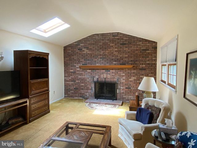 46 HAMILTON LN S, Plainsboro, NJ 08536