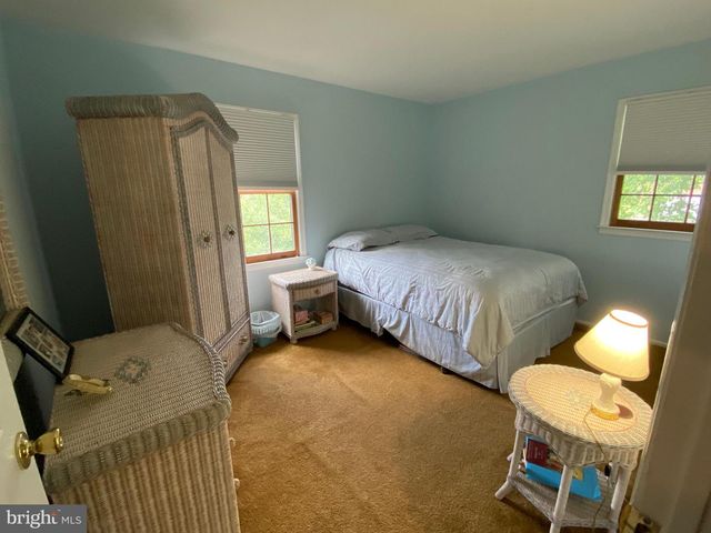 46 HAMILTON LN S, Plainsboro, NJ 08536