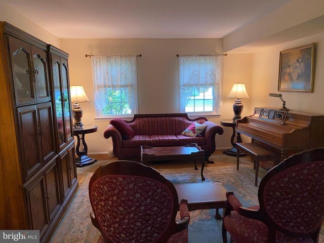 46 HAMILTON LN S, Plainsboro, NJ 08536