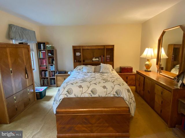 46 HAMILTON LN S, Plainsboro, NJ 08536