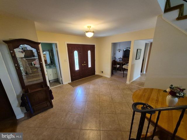 46 HAMILTON LN S, Plainsboro, NJ 08536