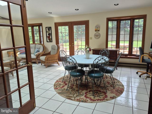 46 HAMILTON LN S, Plainsboro, NJ 08536