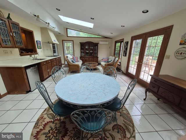 46 HAMILTON LN S, Plainsboro, NJ 08536