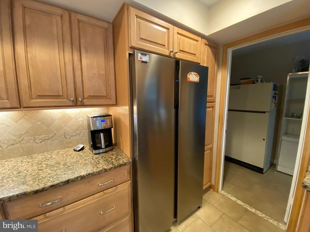 46 HAMILTON LN S, Plainsboro, NJ 08536