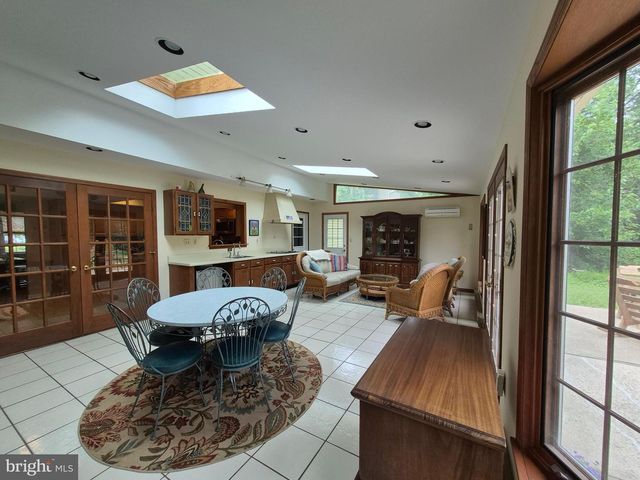 46 HAMILTON LN S, Plainsboro, NJ 08536