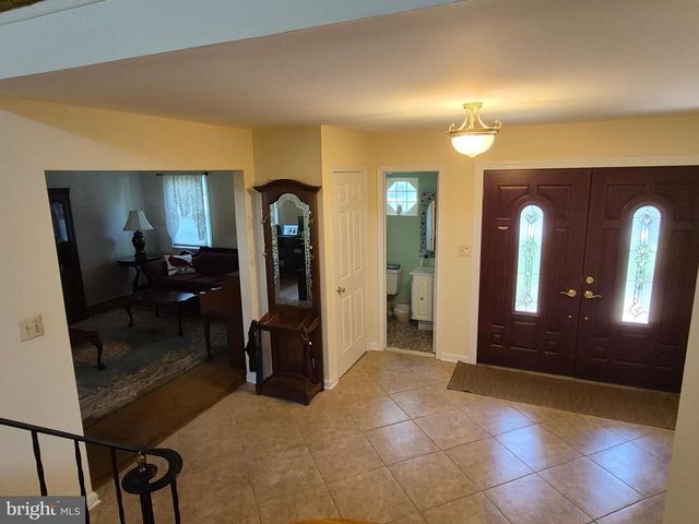 46 HAMILTON LN S, Plainsboro, NJ 08536