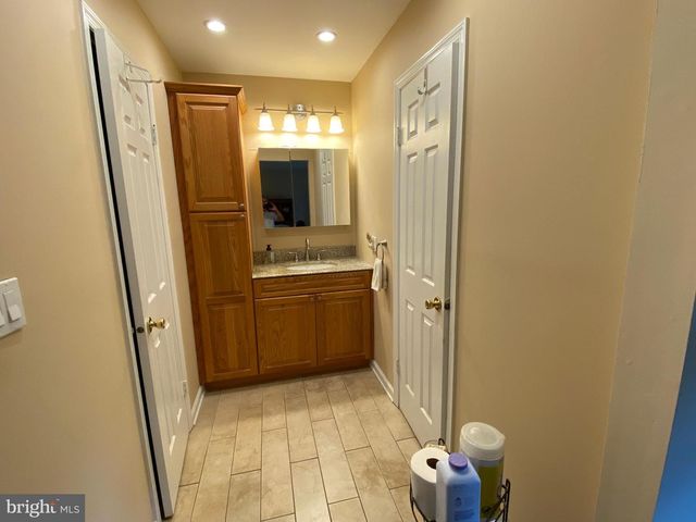 46 HAMILTON LN S, Plainsboro, NJ 08536