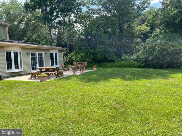 46 HAMILTON LN S, Plainsboro, NJ 08536