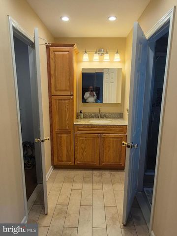 46 HAMILTON LN S, Plainsboro, NJ 08536