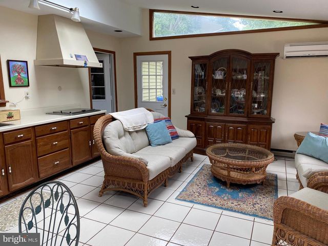 46 HAMILTON LN S, Plainsboro, NJ 08536